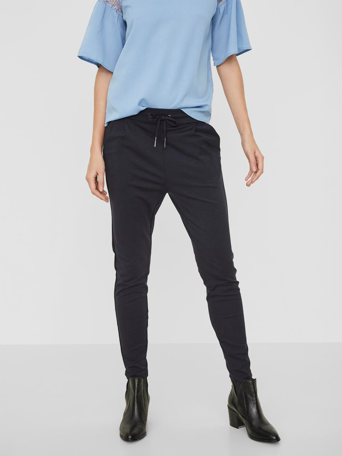 model_shot-front